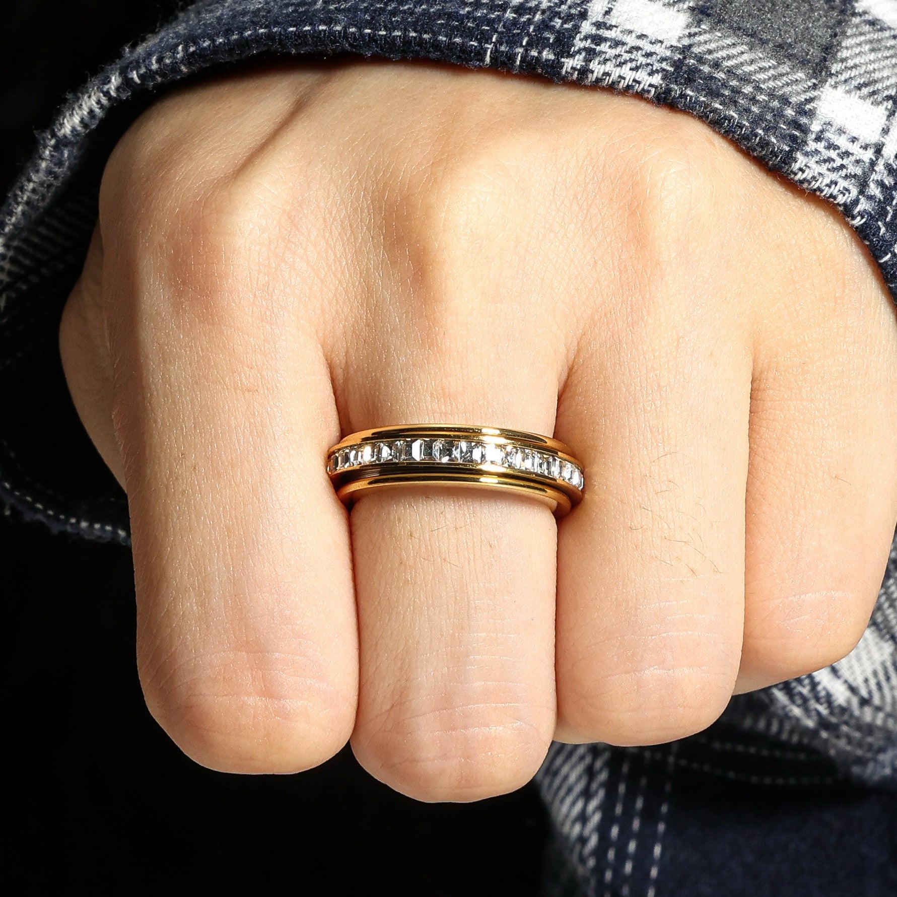 Veronica Pavé Spinner Fidget Ring