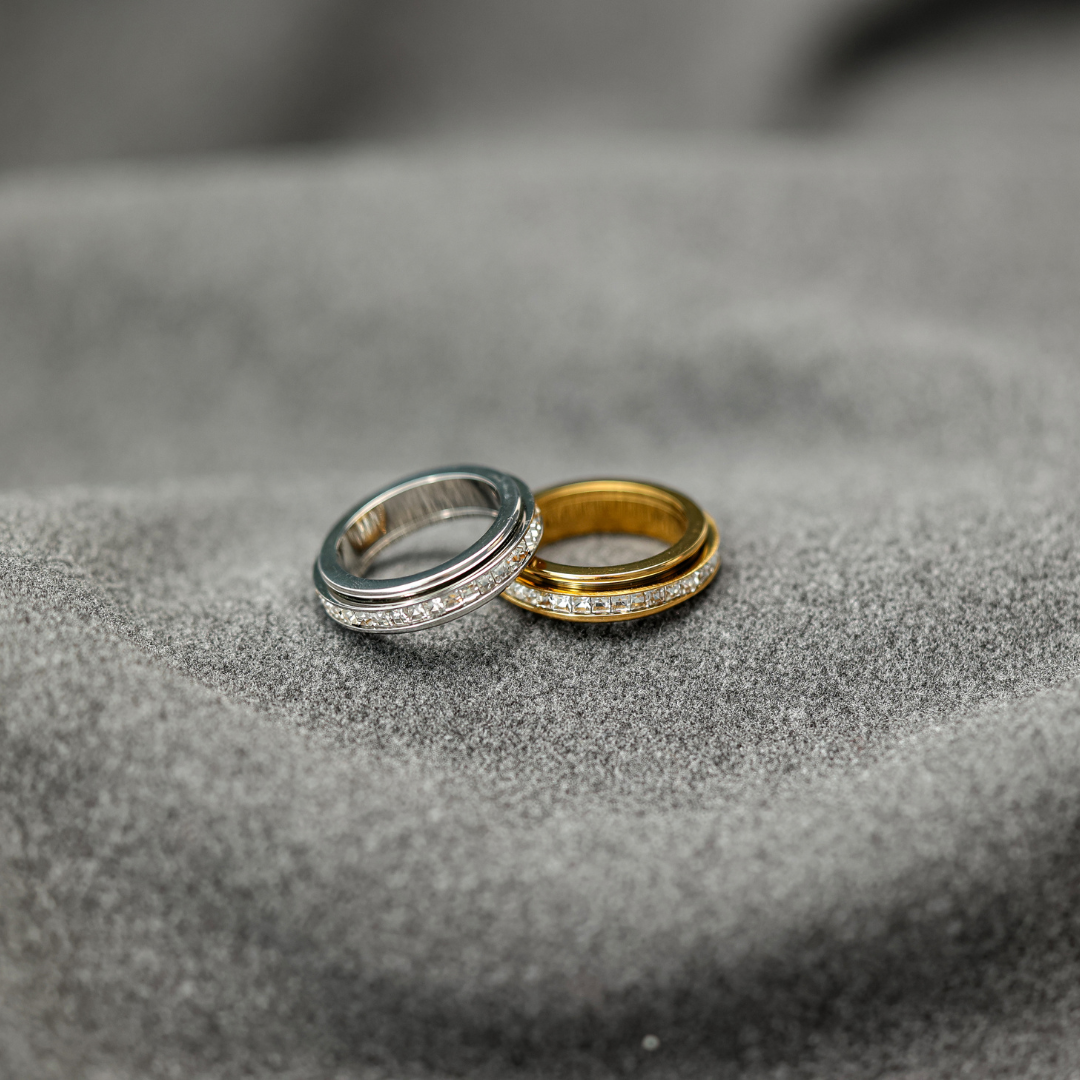 Veronica Pavé Spinner Fidget Ring